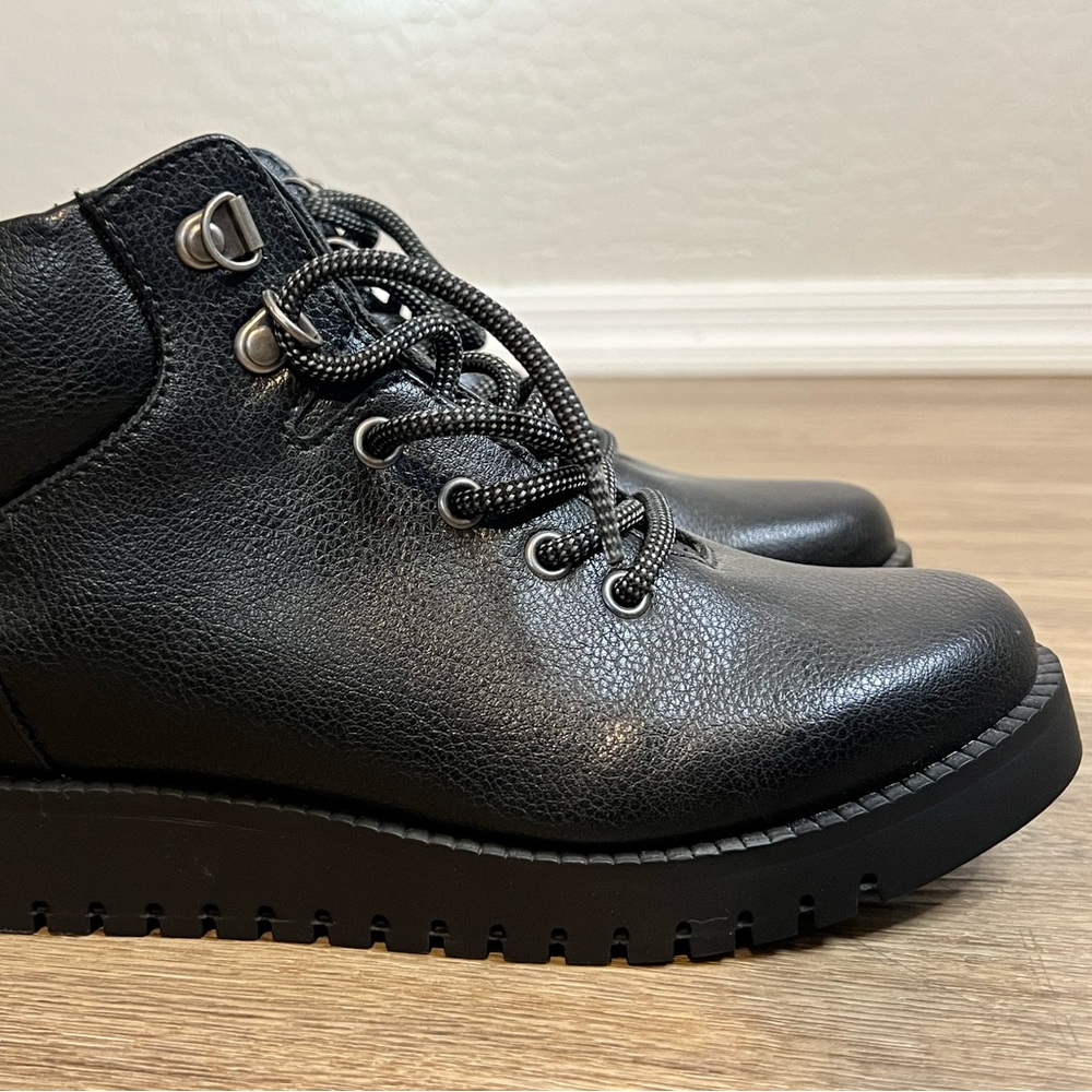 Cliffs by WHITE MOUNTAIN Black Ankle Boots